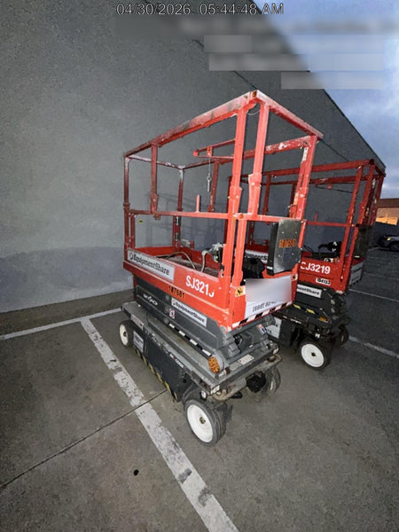 2020 Skyjack SJIII-3219 Solid NM Tires, Half height spring hinged entry gate, Dual Beacons, 800W Inverter
