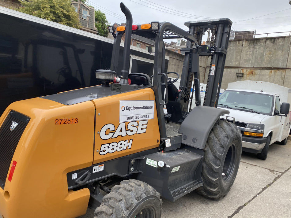 2023 CASE 588H