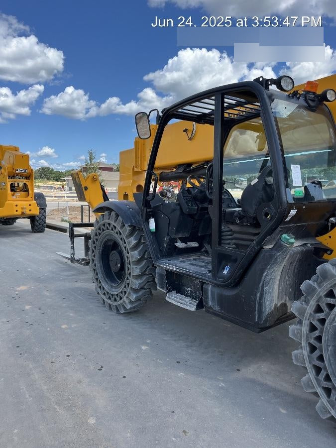 2023 JCB 510-56
