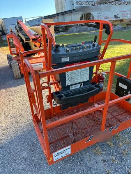 2022 JLG E450AJ