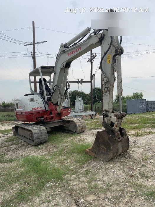 2021 TAKEUCHI TB250-2