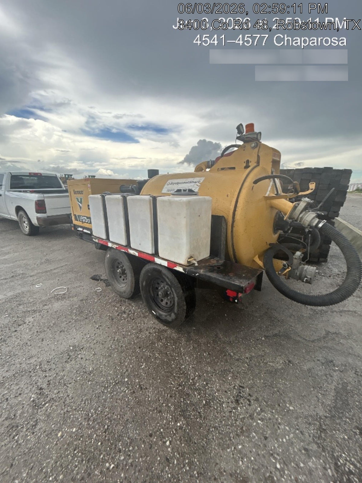 2022 Vac-Tron LP573XDT T4 Koehler Diesel Engine, 500 Gallon Debris Tank, x2 100 Gallon Water Tanks