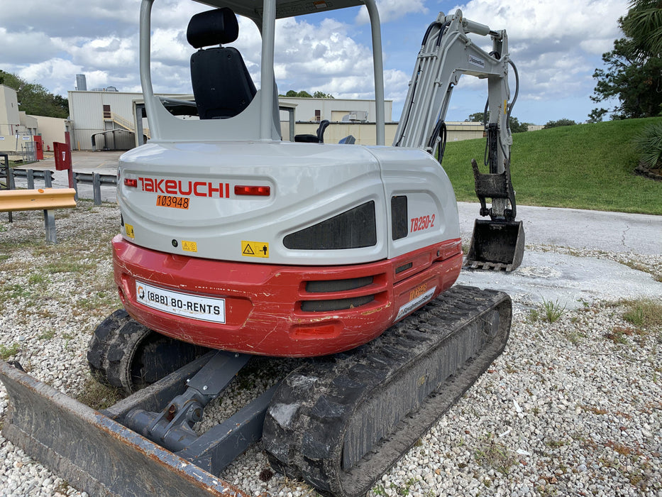 2020 TAKEUCHI TB250-2