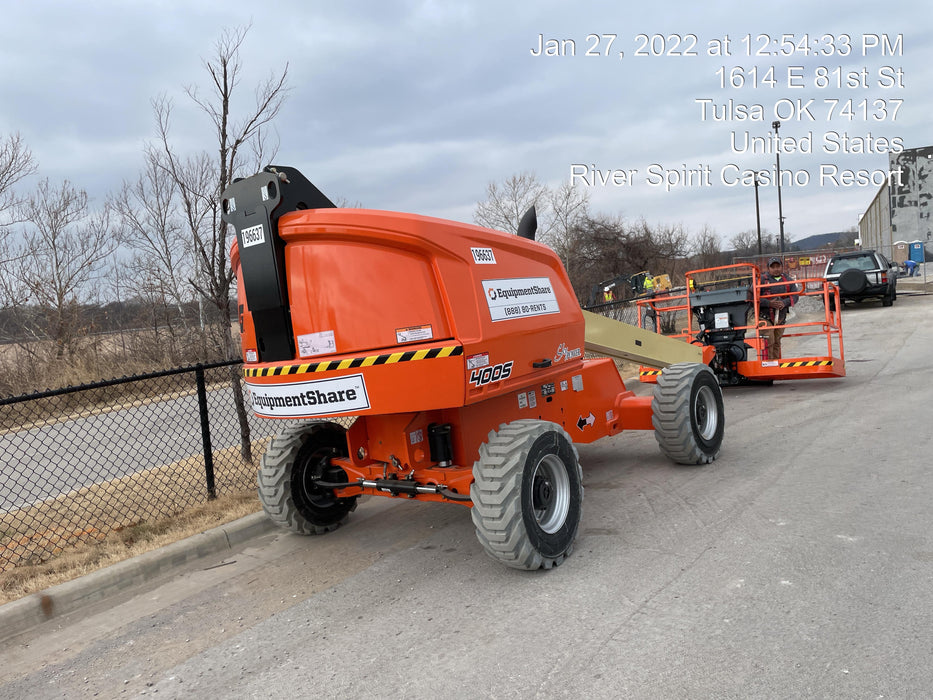2021 JLG 400S