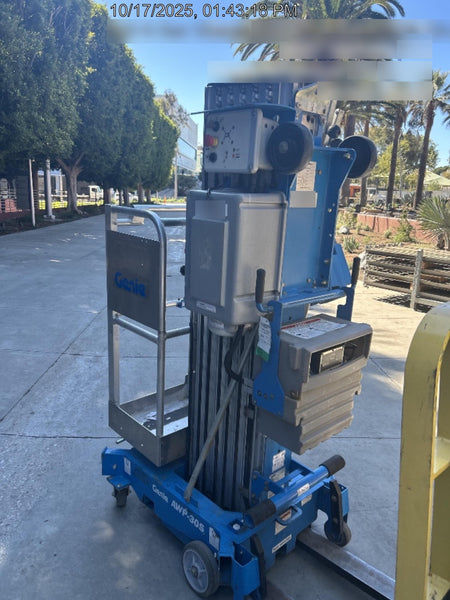2019 GENIE AWP-30S