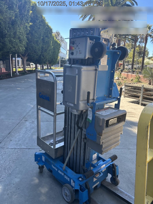 2019 GENIE AWP-30S
