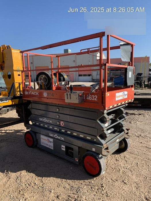 2016 Skyjack SJIII-4632 32' Electric Scissor Lift, Wide Deck