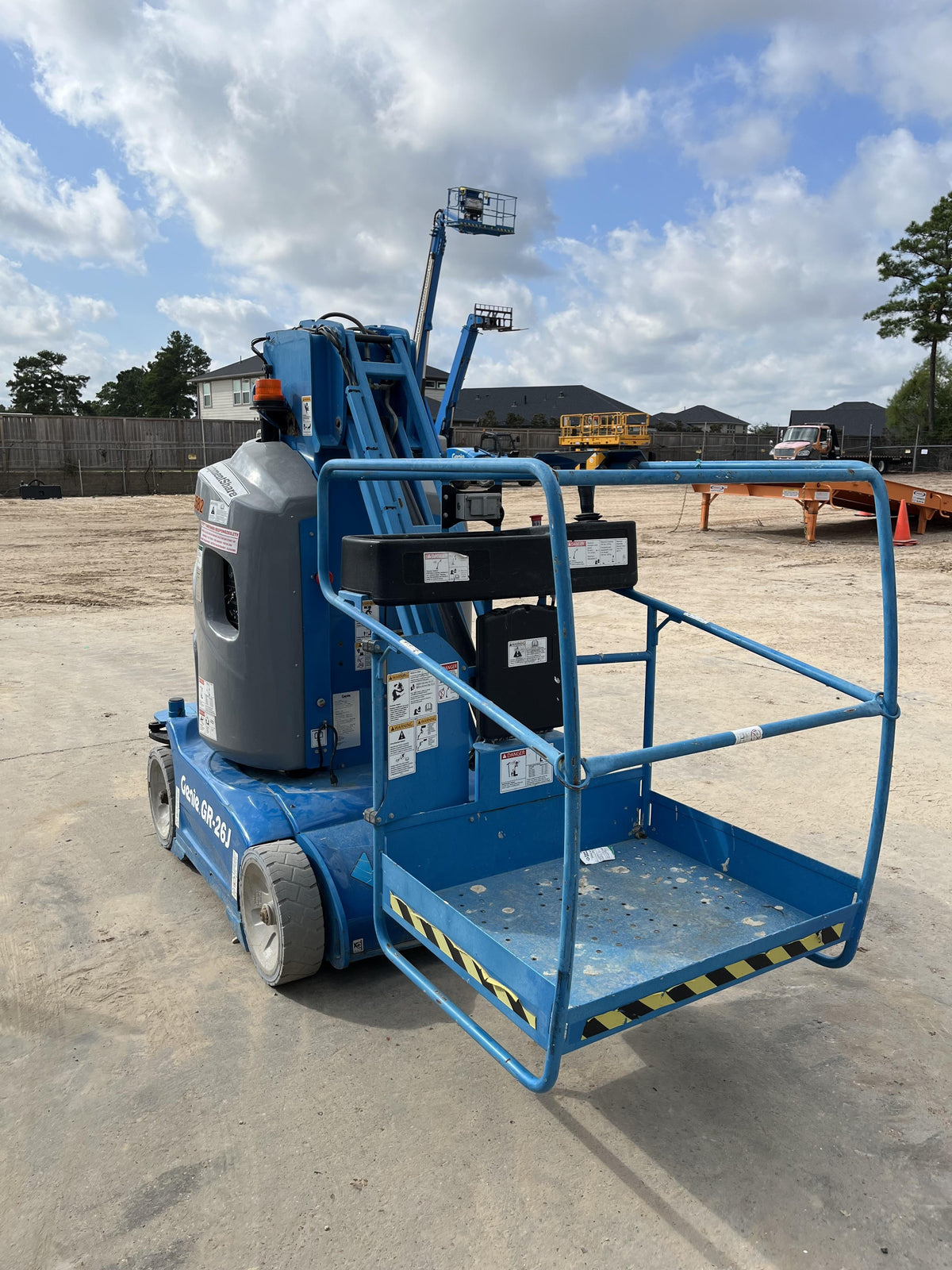 2020 GENIE GR-26J