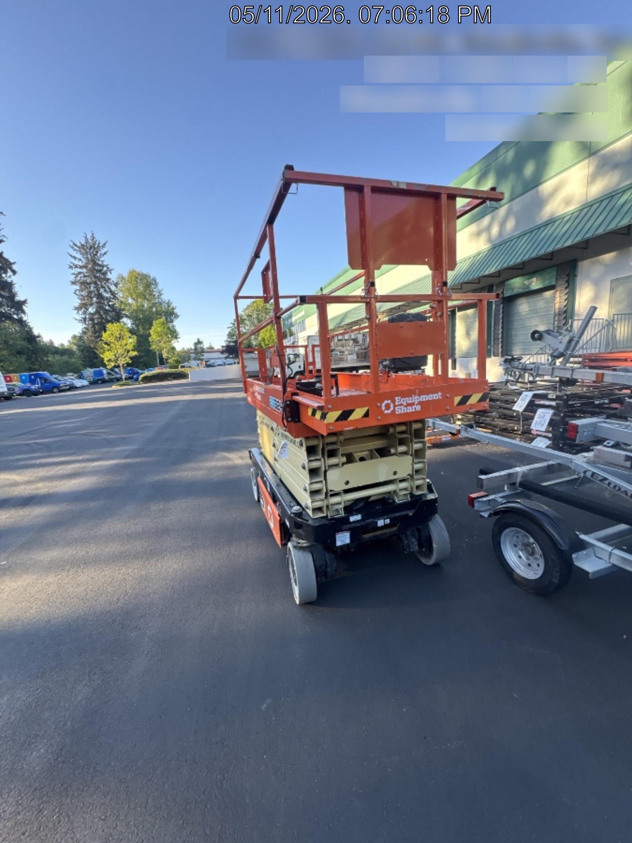 2022 JLG ES3246