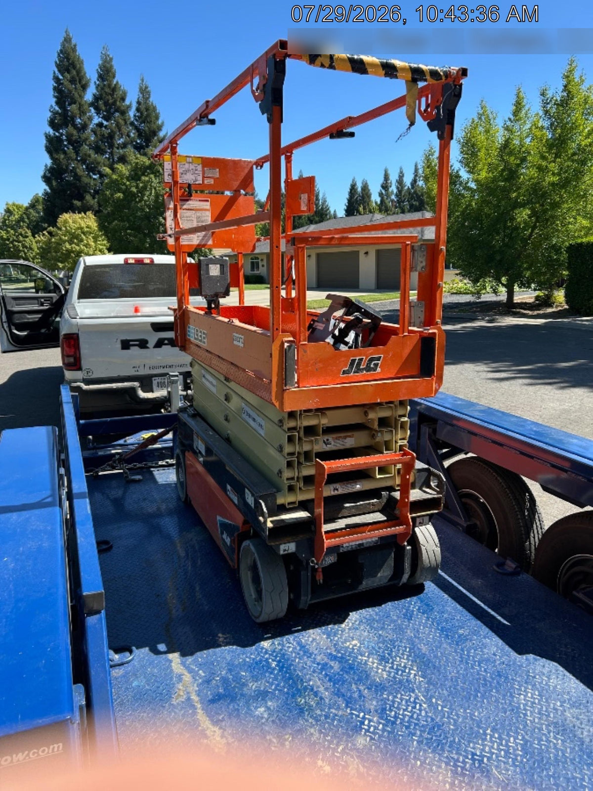 2022 JLG ES1932