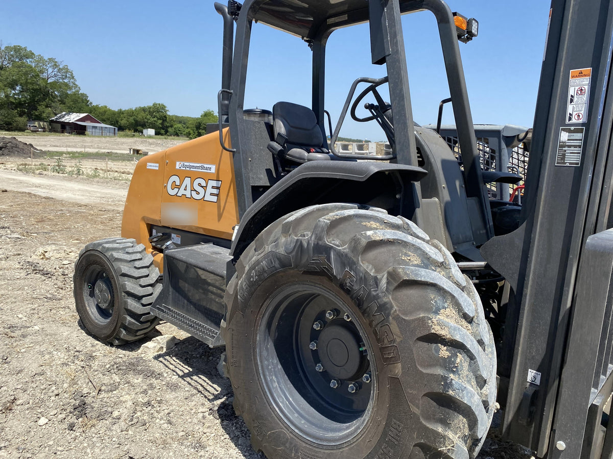 2023 CASE 588H