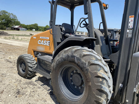 2023 CASE 588H