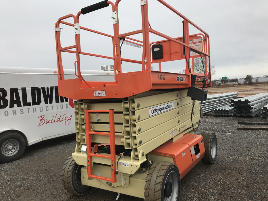 2019 JLG 4069LE