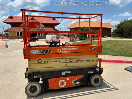 2023 JLG ES2632
