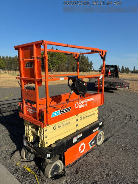 2022 JLG ES1932
