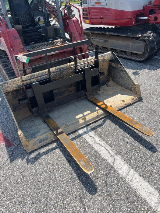 2025 ARROW MATERIAL HANDLING 48" Pallet Forks - Arrow