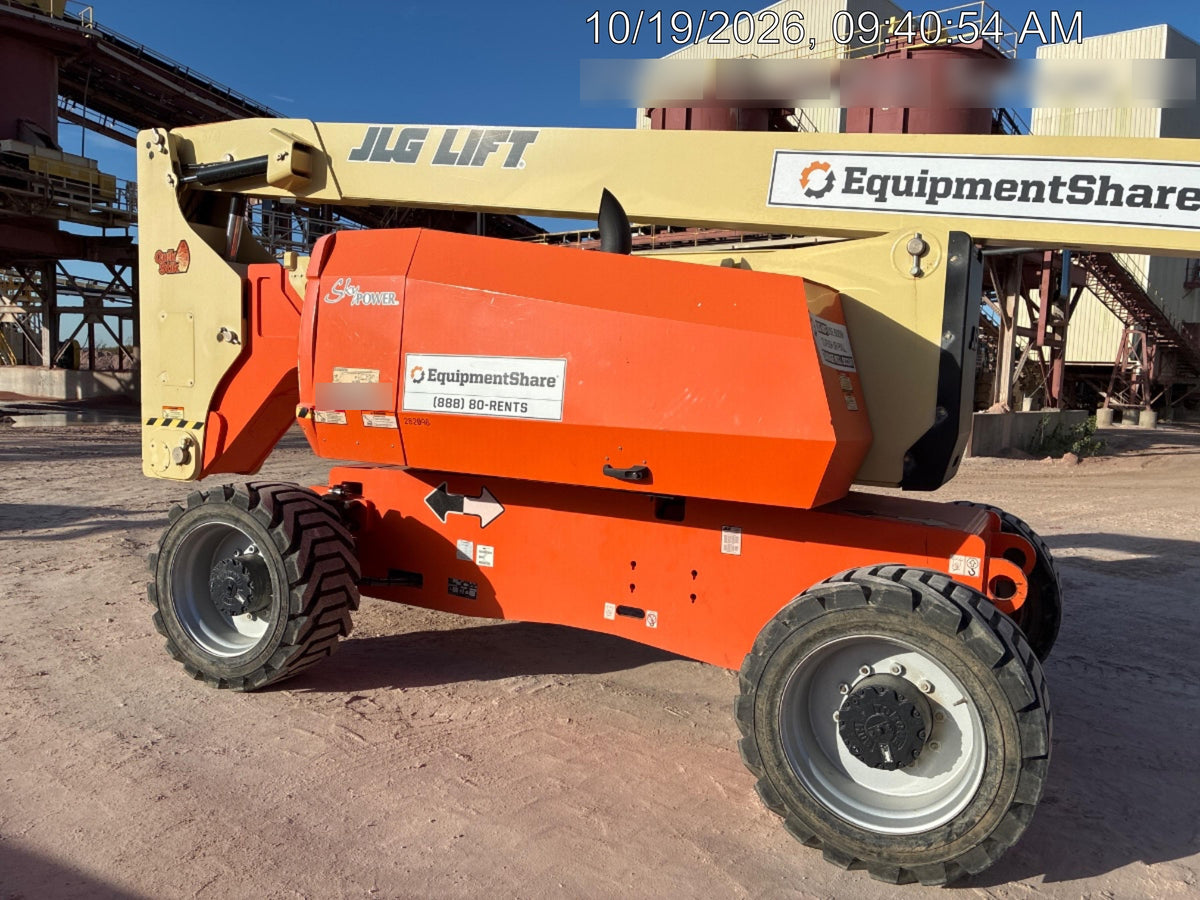 2022 JLG 800AJ