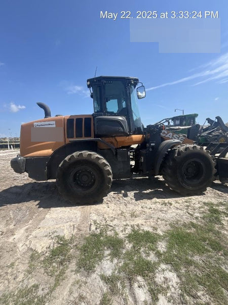 2022 CASE 621G