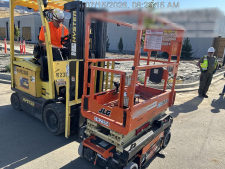 2021 JLG ES1330L