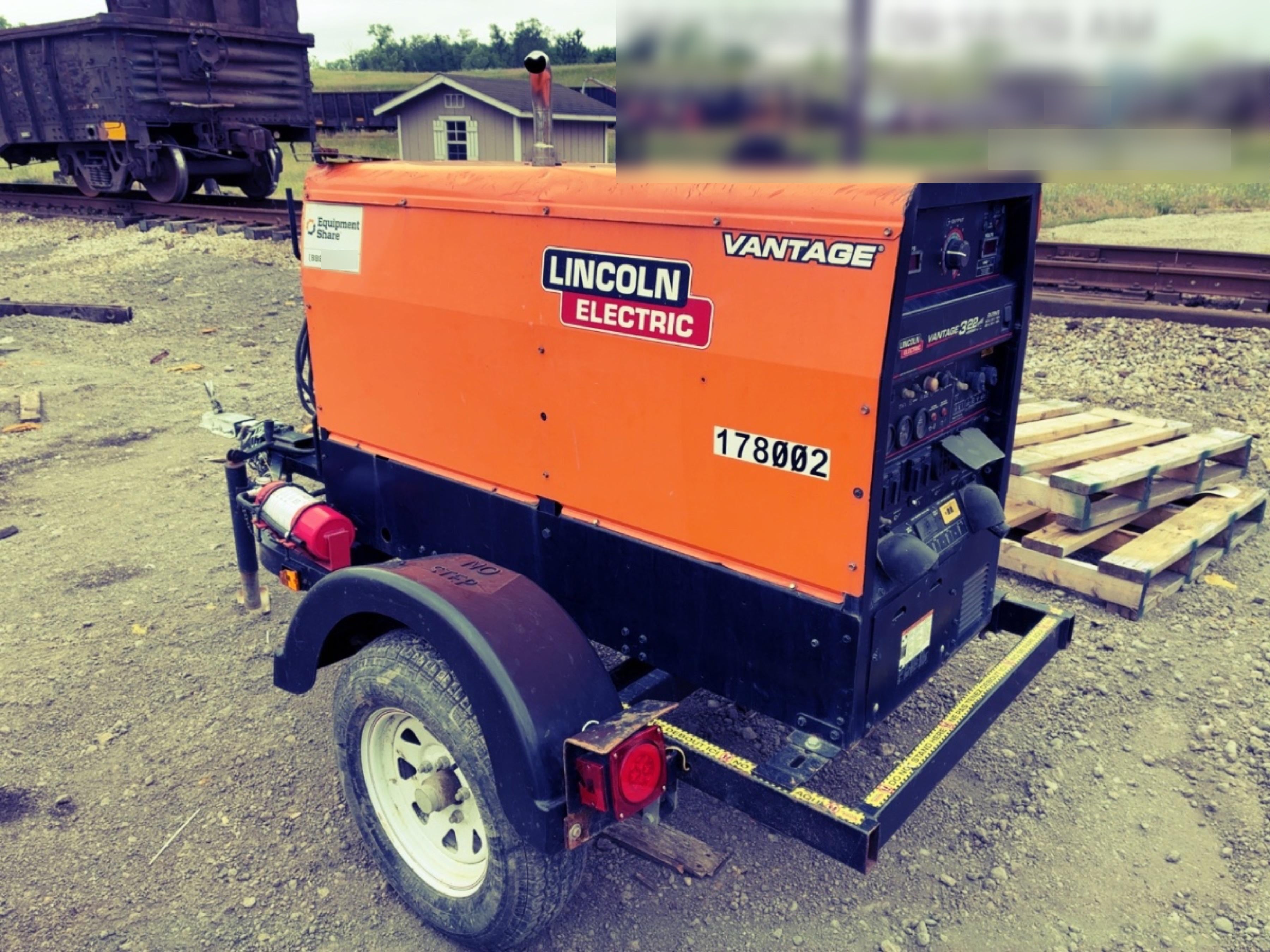 2021 Lincoln Electric Vantage 322 Vantage 322 Ready Pak 3 w/ Decals, ORANGE (includes trailer, cable rack, fender light kit) NO Telematics