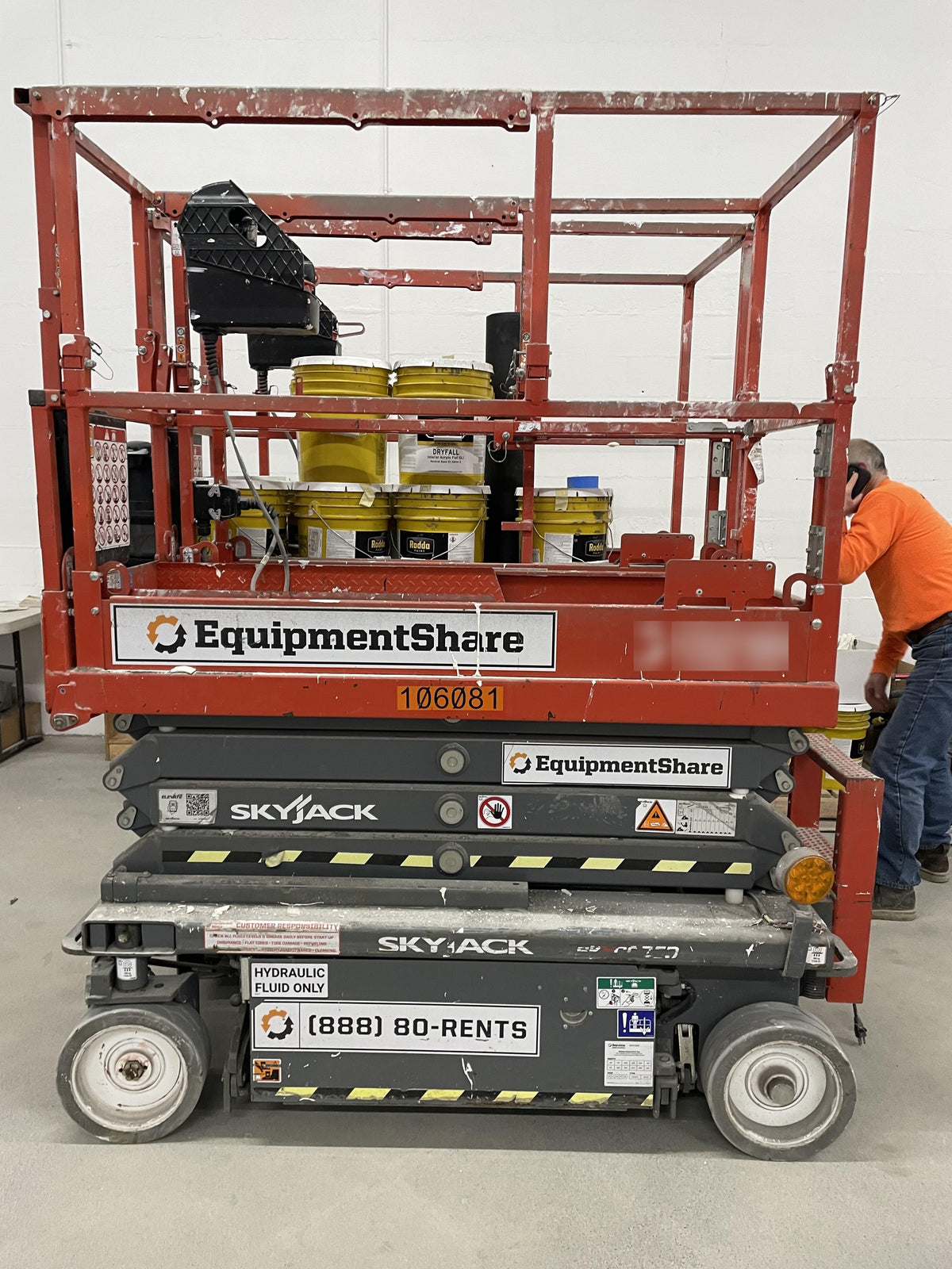 2020 Skyjack SJIII-3219 Solid NM Tires, Half height spring hinged entry gate, Dual Beacons, 800W Inverter