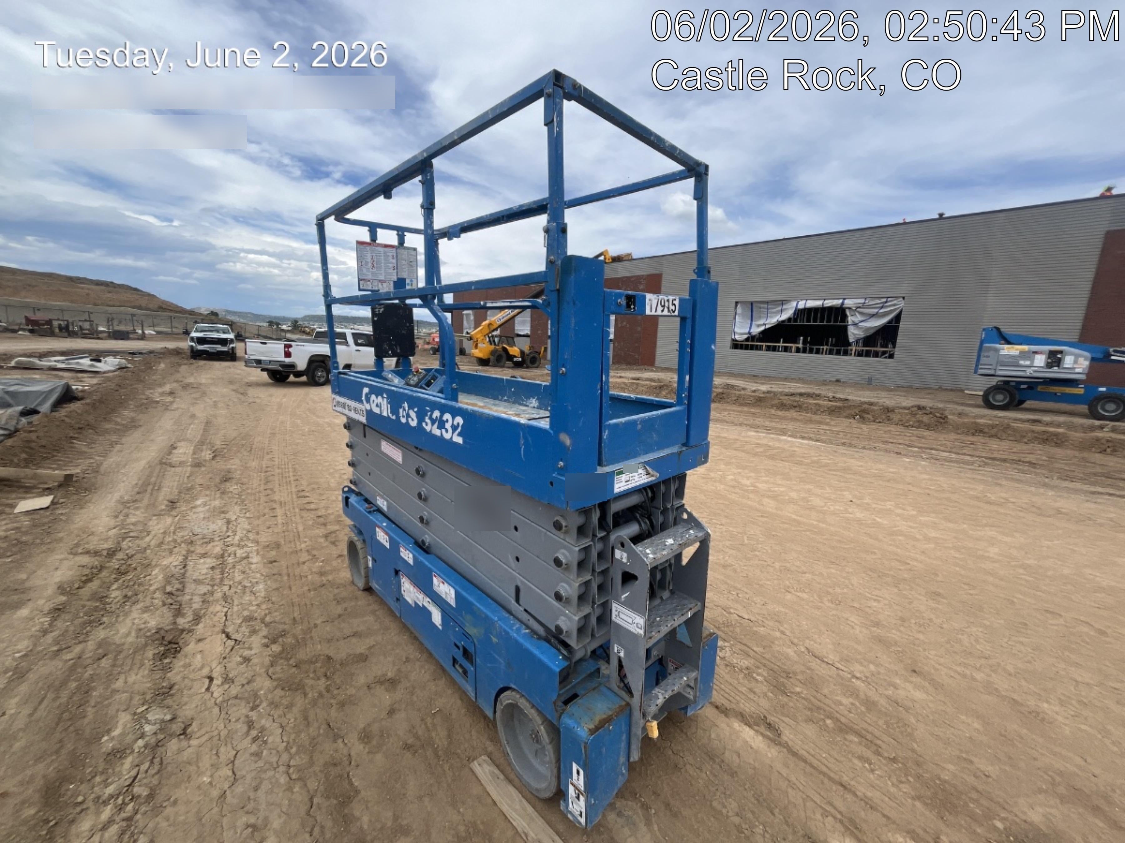 2018 Genie GS-3232 Genie GS-3232 w/Folding rails, Half height swing gate