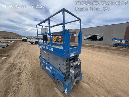 2018 Genie GS-3232 Genie GS-3232 w/Folding rails, Half height swing gate