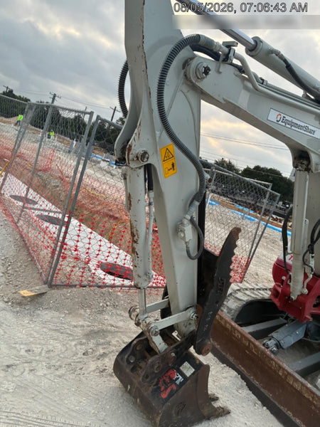 2022 TAKEUCHI TB250-2R