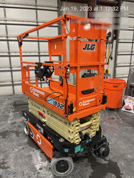 2022 JLG ES1932
