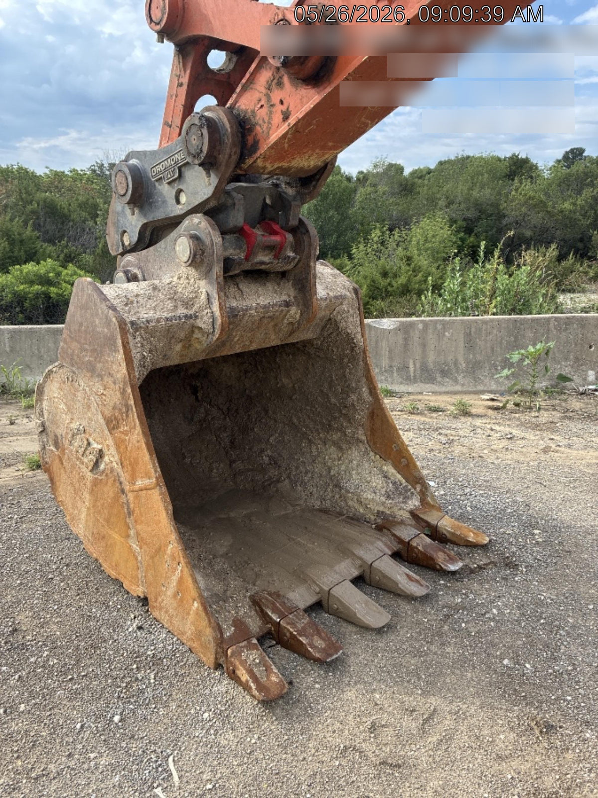 2025 HITACHI Bucket 60" HD, Excavator 110,000 - 120,000 Hitachi
