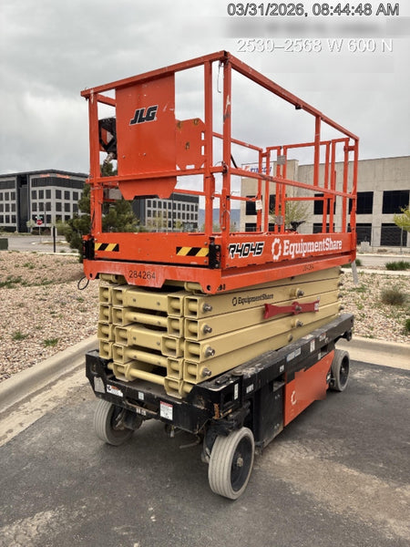 2022 JLG R4045