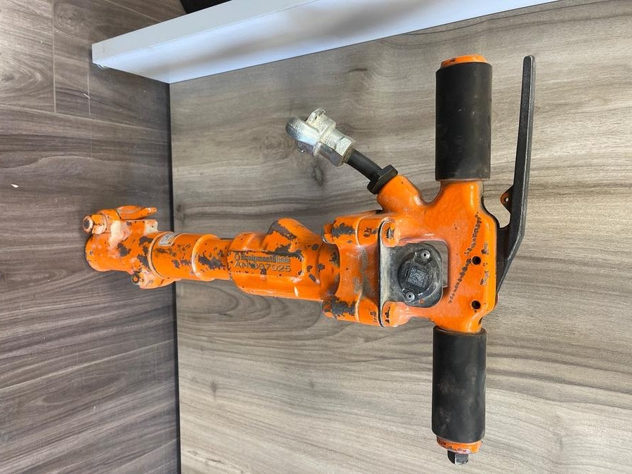 2023 MICHIGAN PNEUMATIC ES-TPB30-1-TRACKER