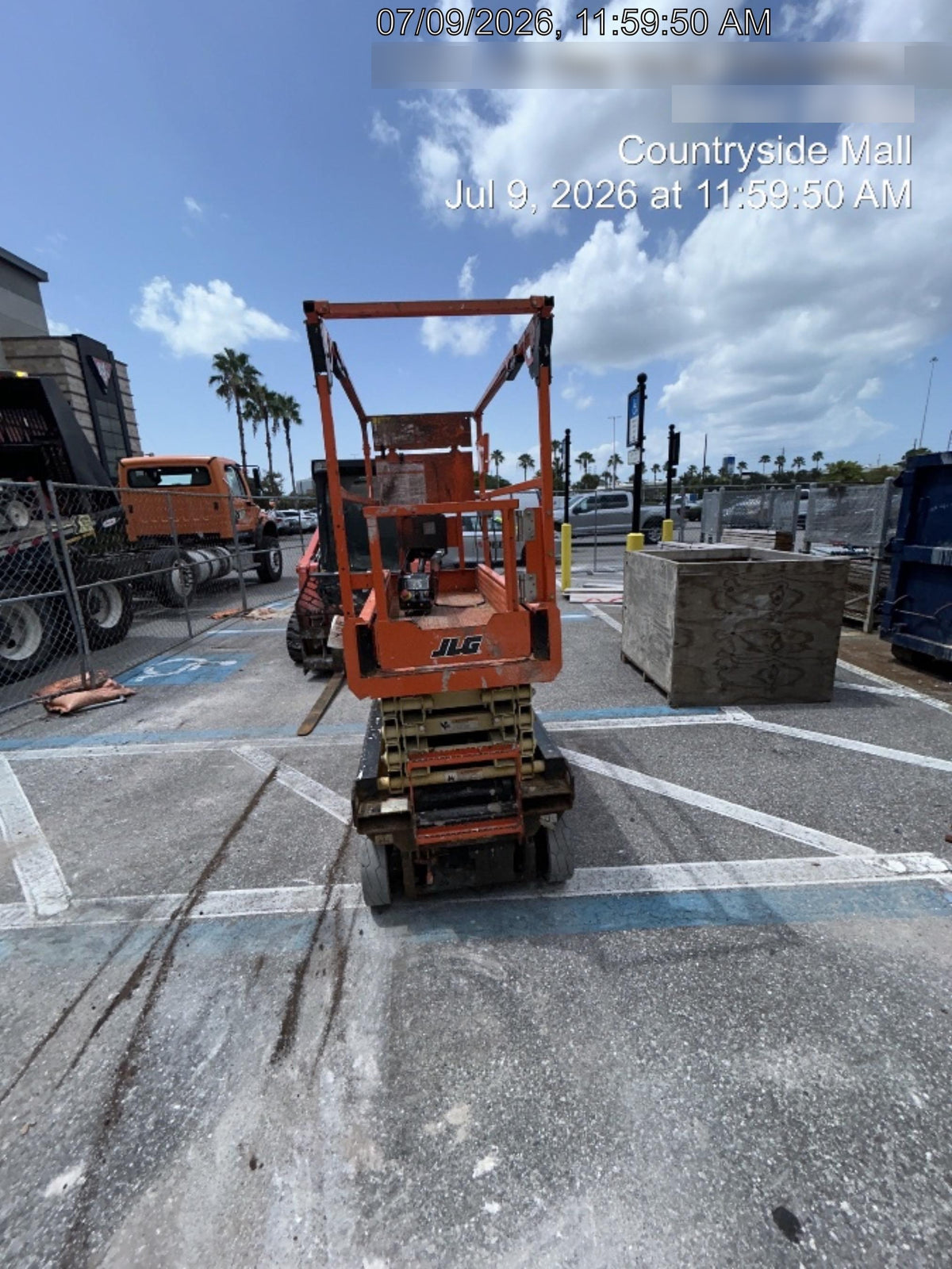 2023 JLG ES1932