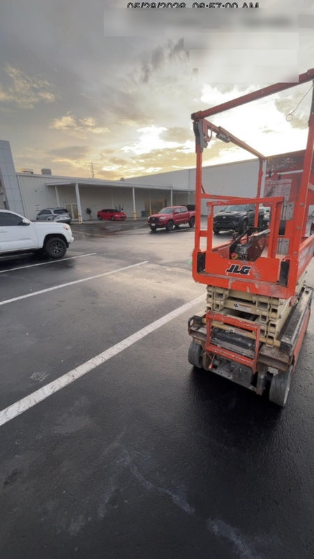 2023 JLG ES1932