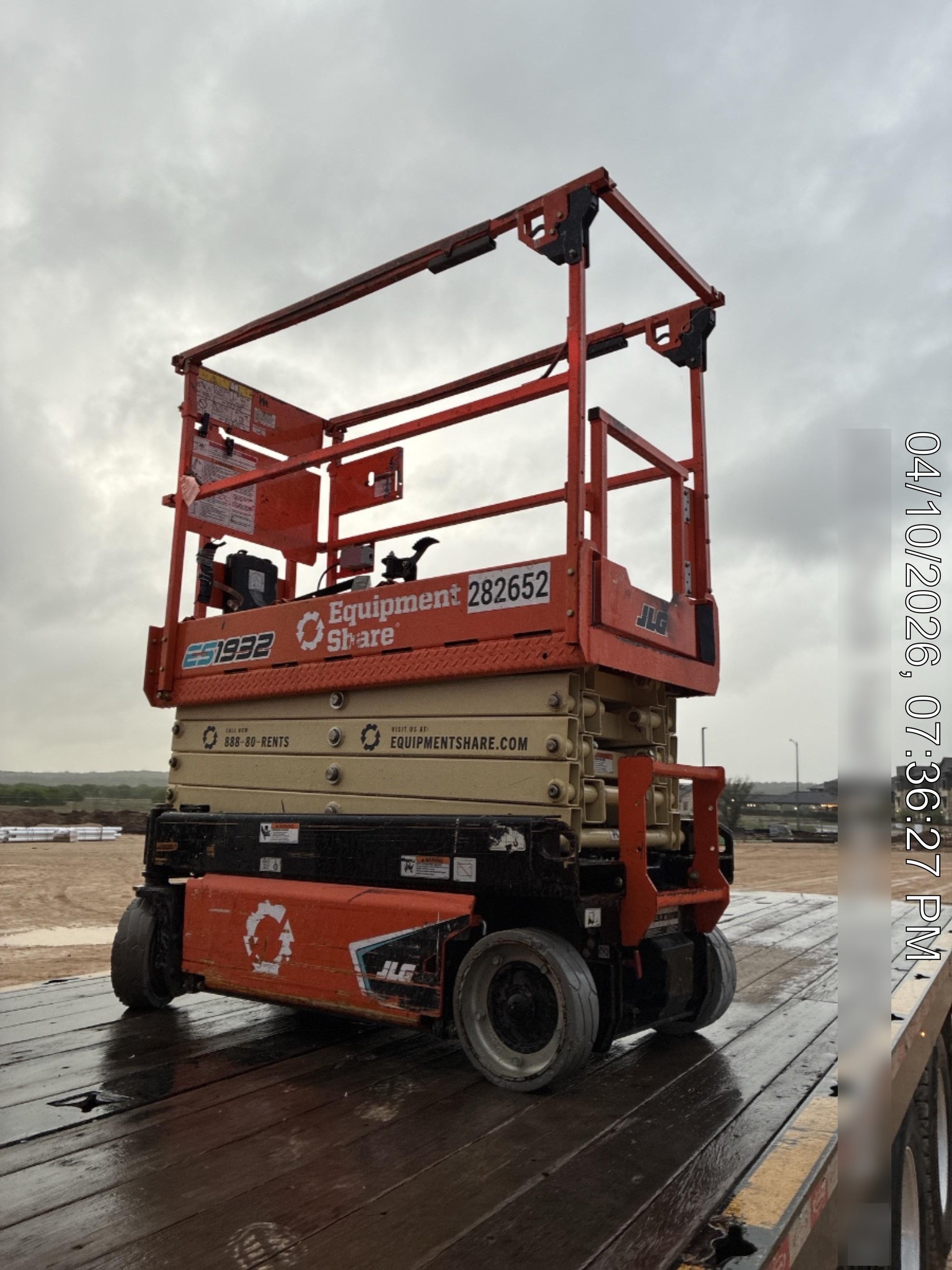 2022 JLG ES1932