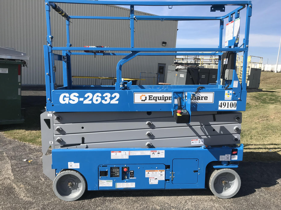 2019 Genie GS-2632 Folding rails with half height swing gate