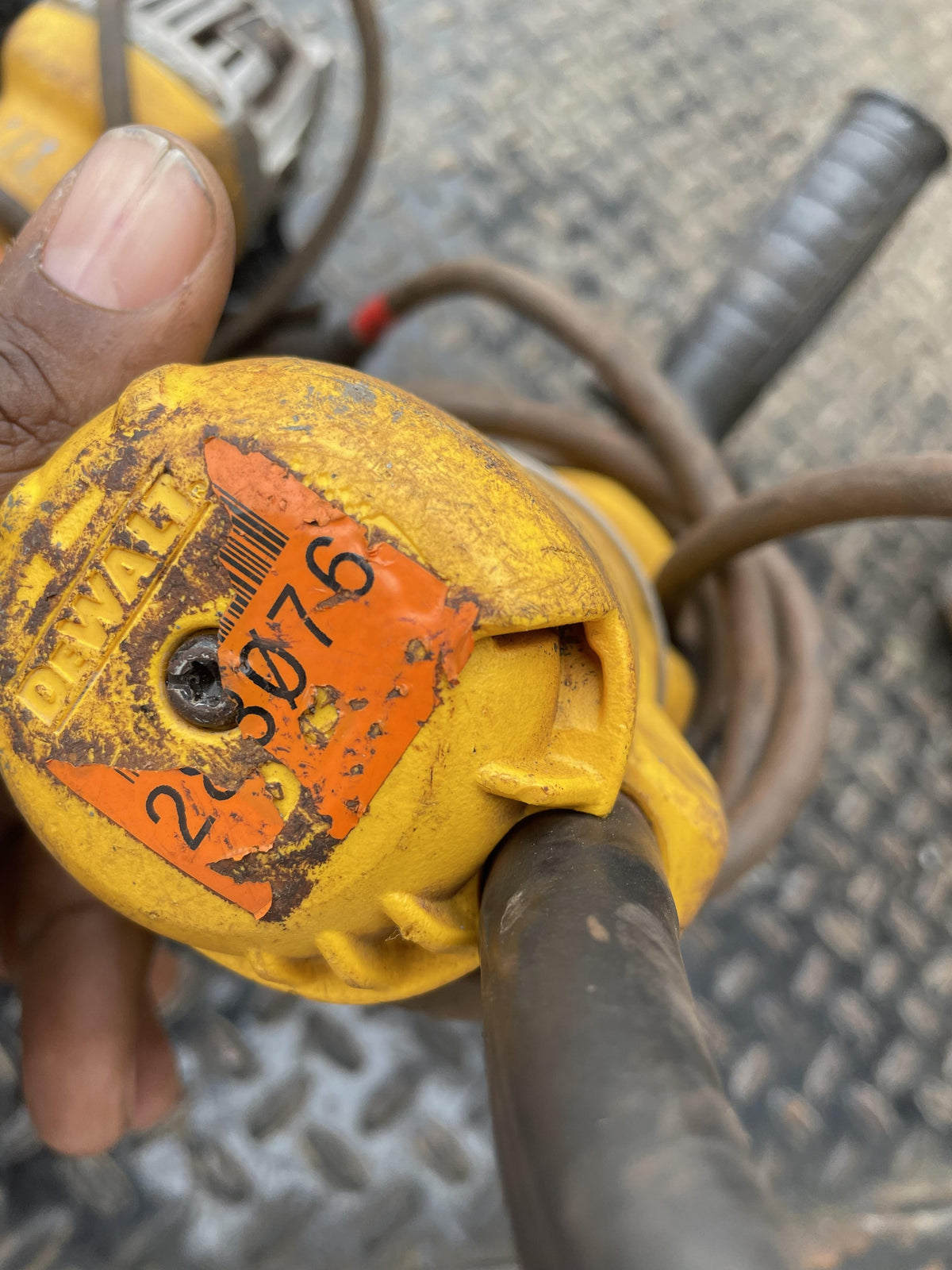 2022 DEWALT DWE402N