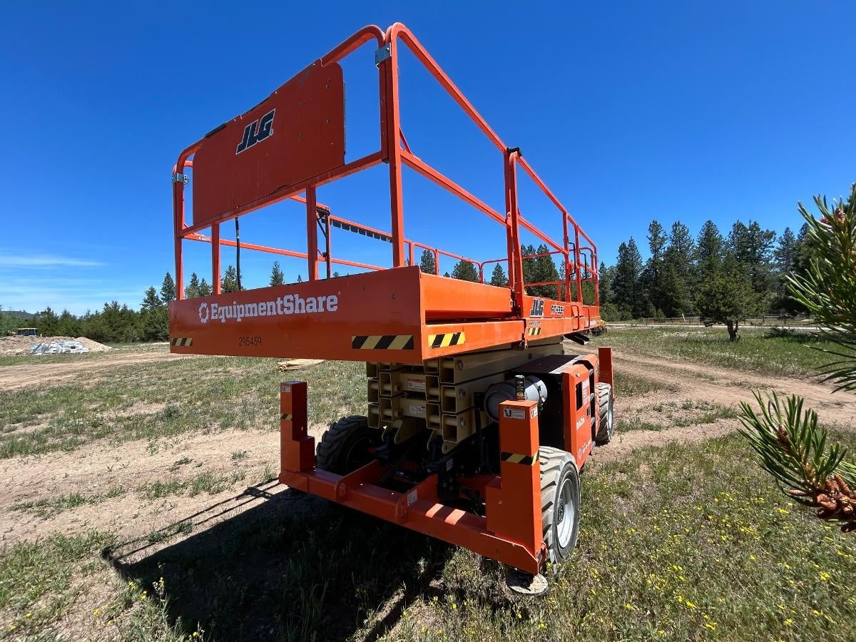 2023 JLG RT4394
