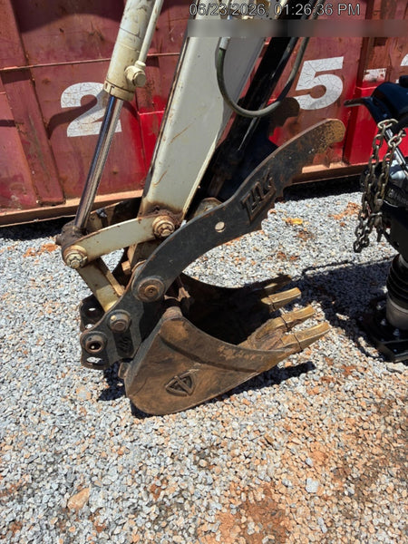 2022 TAKEUCHI TB235-2R