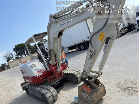 2022 TAKEUCHI TB250-2R