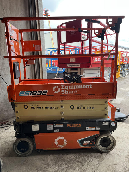 2023 JLG ES1932
