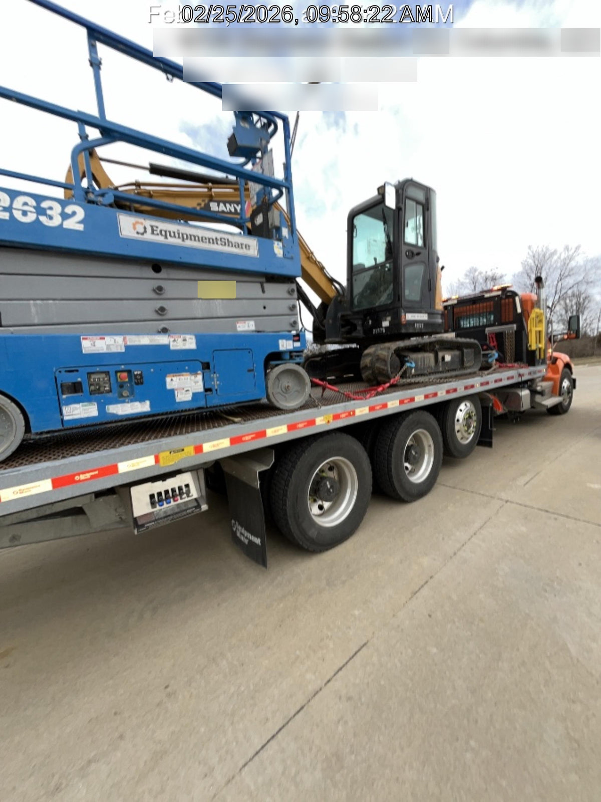 2019 Genie GS-2632 Folding rails with half height swing gate