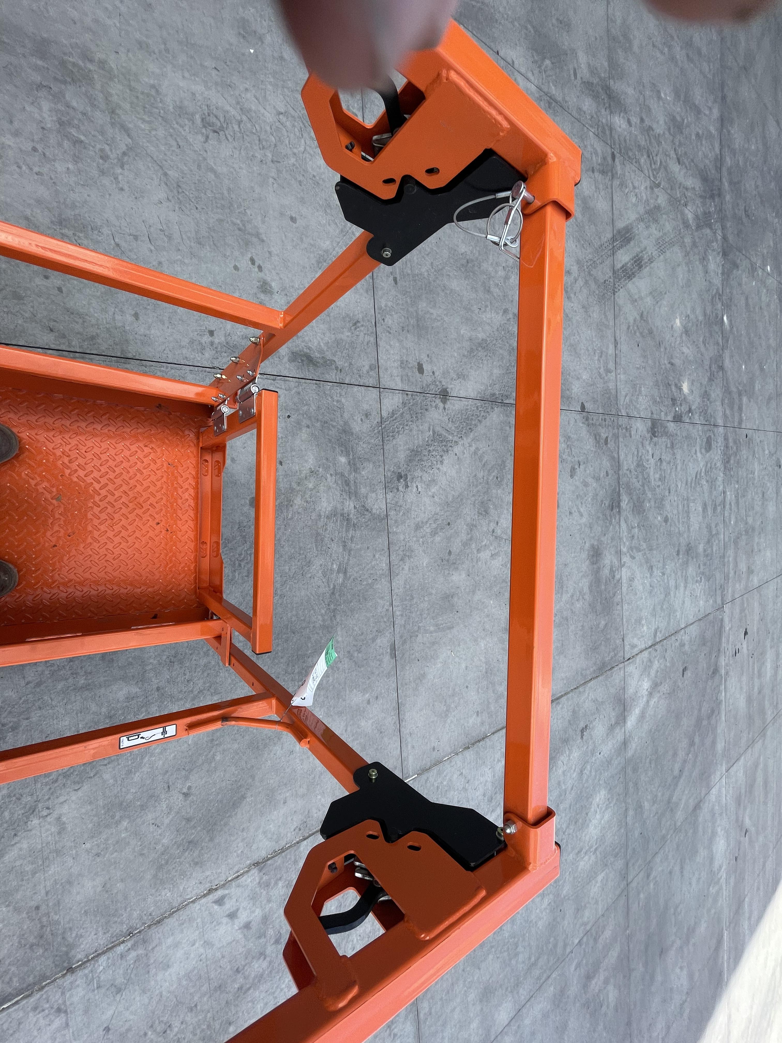 2022 JLG ES1932