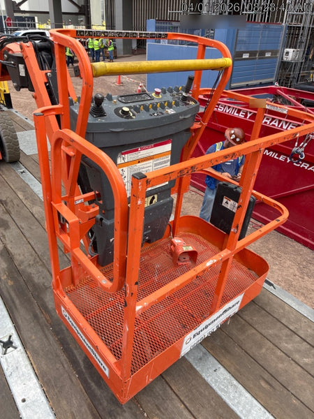 2019 JLG E300AJP