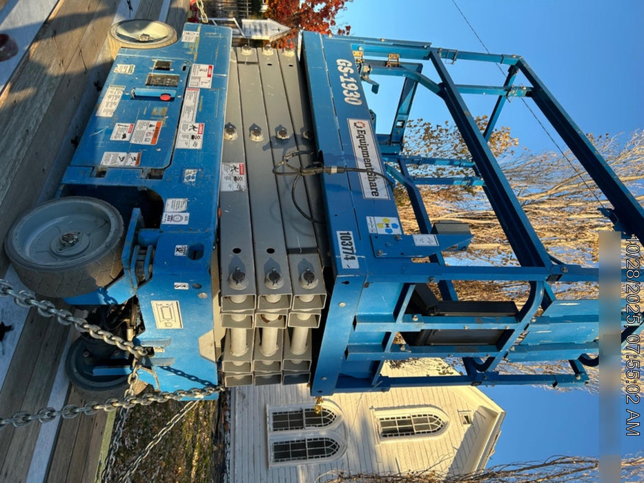 2020 Genie GS-1930 Solid Non Marking Tires, Beacon, Folding rails with half height swing gate, 800W Inverter