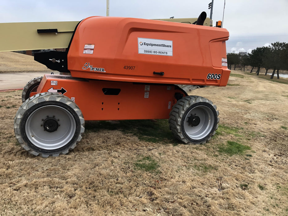 2019 JLG 600S 4WD