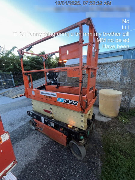 2022 JLG ES1932