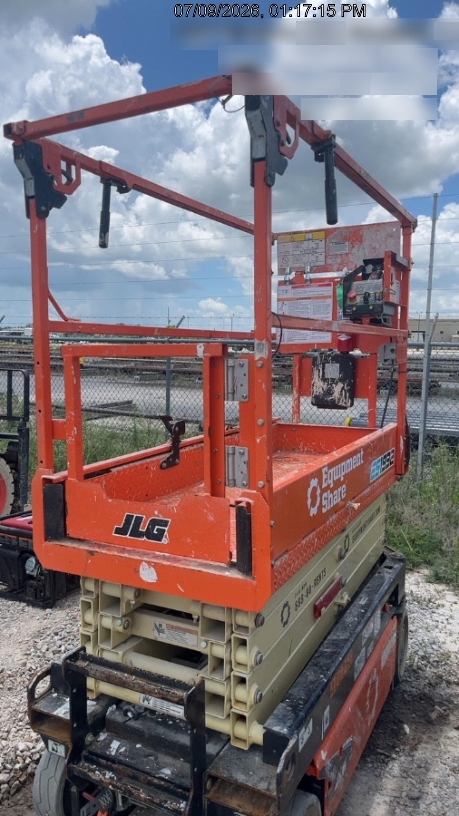 2024 JLG ES1932