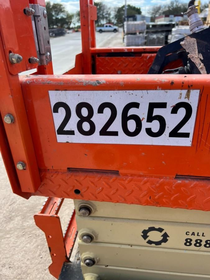 2022 JLG ES1932