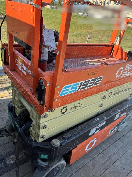 2023 JLG ES1932
